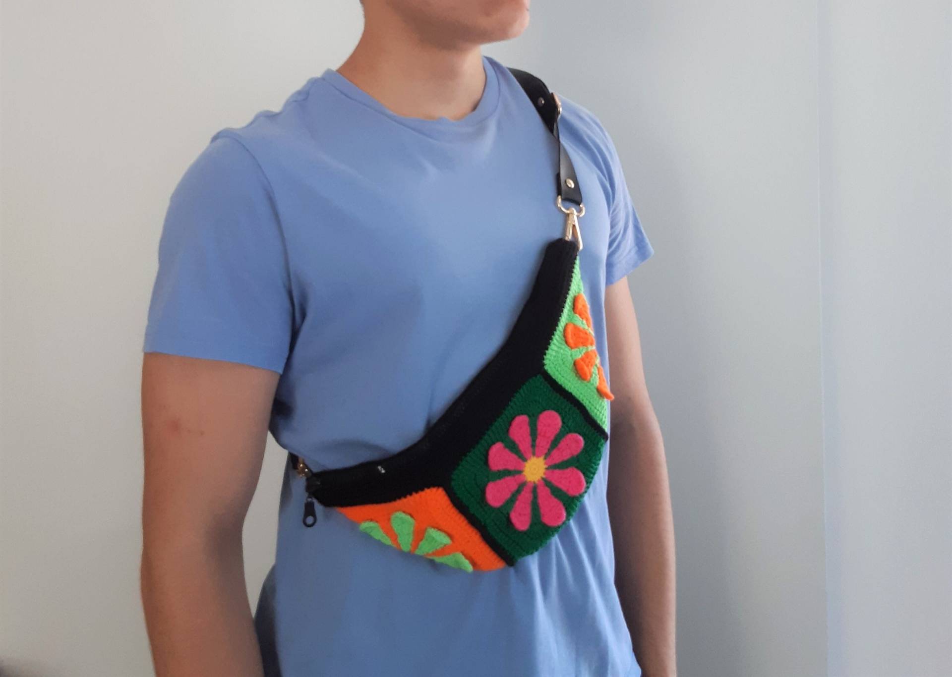 Gehäkelte Daisy Sling Bag Handgemachte Grandma Square Crossbody Gehäkelte Daisy Sling Bag Handgemachte Grandma Square Crossbody von MotiffStore