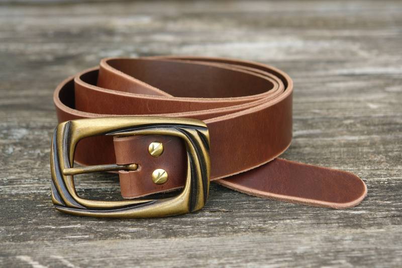 Ca. 3, 9 cm Breiter Wechselgürtel Aus Echtem Leder in Braun Mit Schwerer, Altmessingfarbener Doppelschnalle/Gürtelschnalle | 39Ar1 von Motivwunsch