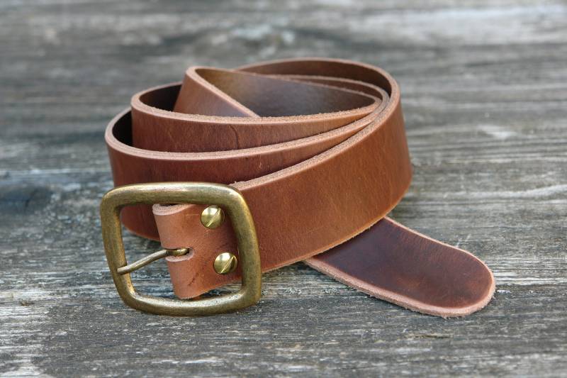 Ca. 4, 2 cm Breiter Wechselgürtel Aus Echtem Leder in Braun Mit Trapezförmiger, Altmessingfarbener Schnalle von Motivwunsch