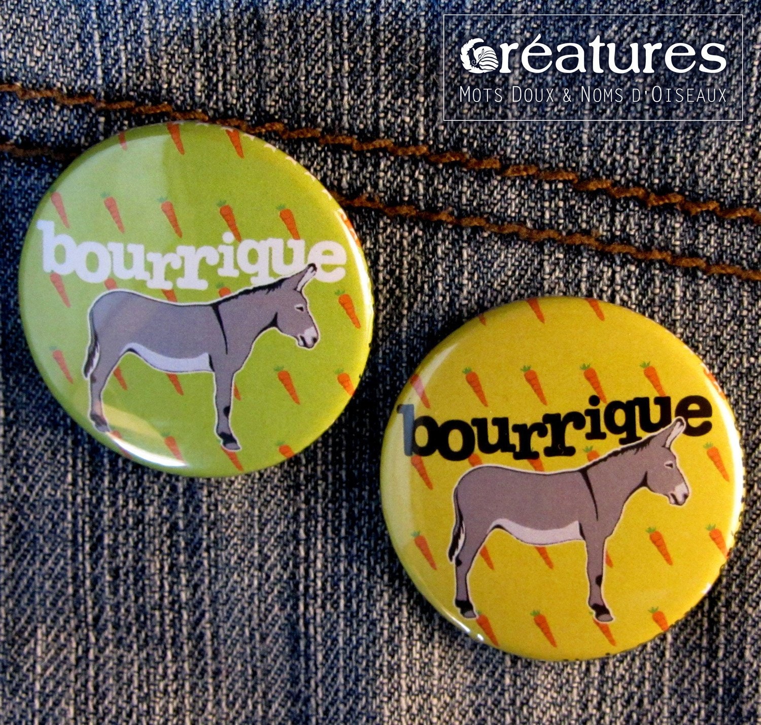 Bourrique-Abzeichen - Grauer Esel Und Karotten von MotsDouxNomsdOiseaux