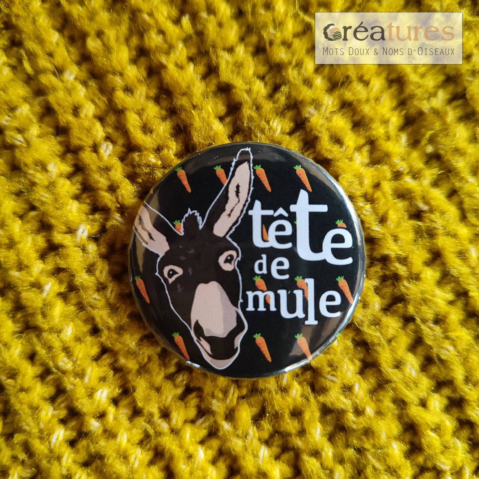 Maultierkopf-Humorabzeichen von MotsDouxNomsdOiseaux