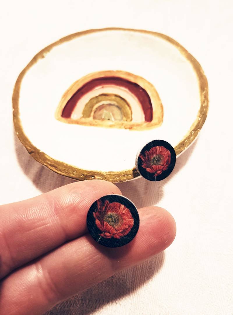 Runde Florale Ohrstecker Aus Holz Im Boho Style Mit Mohnblüten - Geschenk Für Sie von MottebyMonteKlamotte