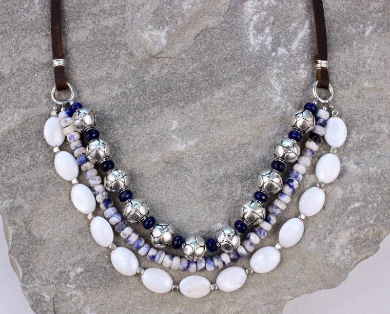 Sodalite Halskette Blau Stein Multistrand Leder Perlmutt Halsketten Für Frauen Statement Sodalite Halskette Blau Stein Multistrand Leder Perlmutt Halsketten Für Frauen Statement von MoudyMercantile