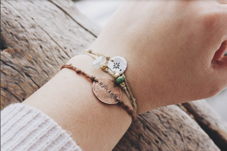 Armband Set | Hanf Schmuck Kristall Armbänder Wunsch Boho-stil Reise Durchstreifen Inspirierend von MountInspire