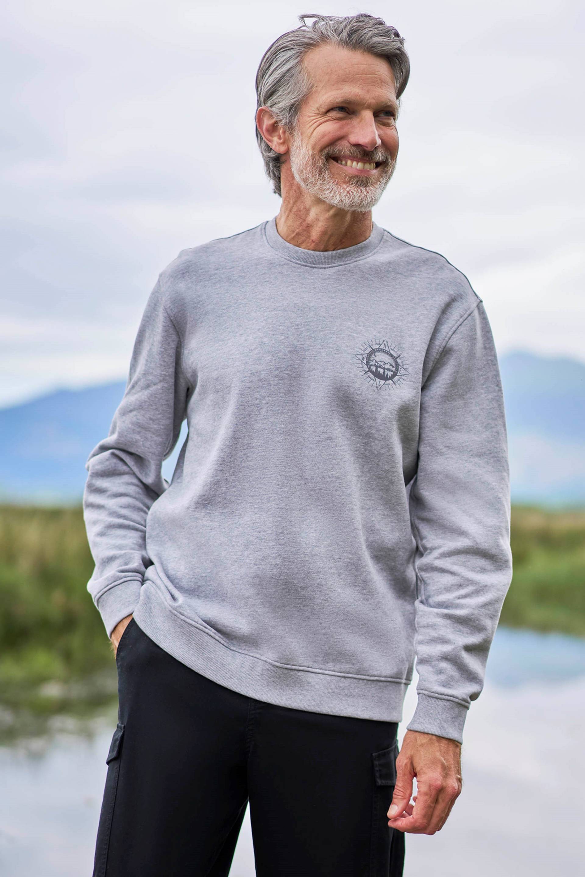 Compass Sweatshirt mit Rundhalsausschnitt - Grau Compass Sweatshirt mit Rundhalsausschnitt - Grau von Mountain Warehouse