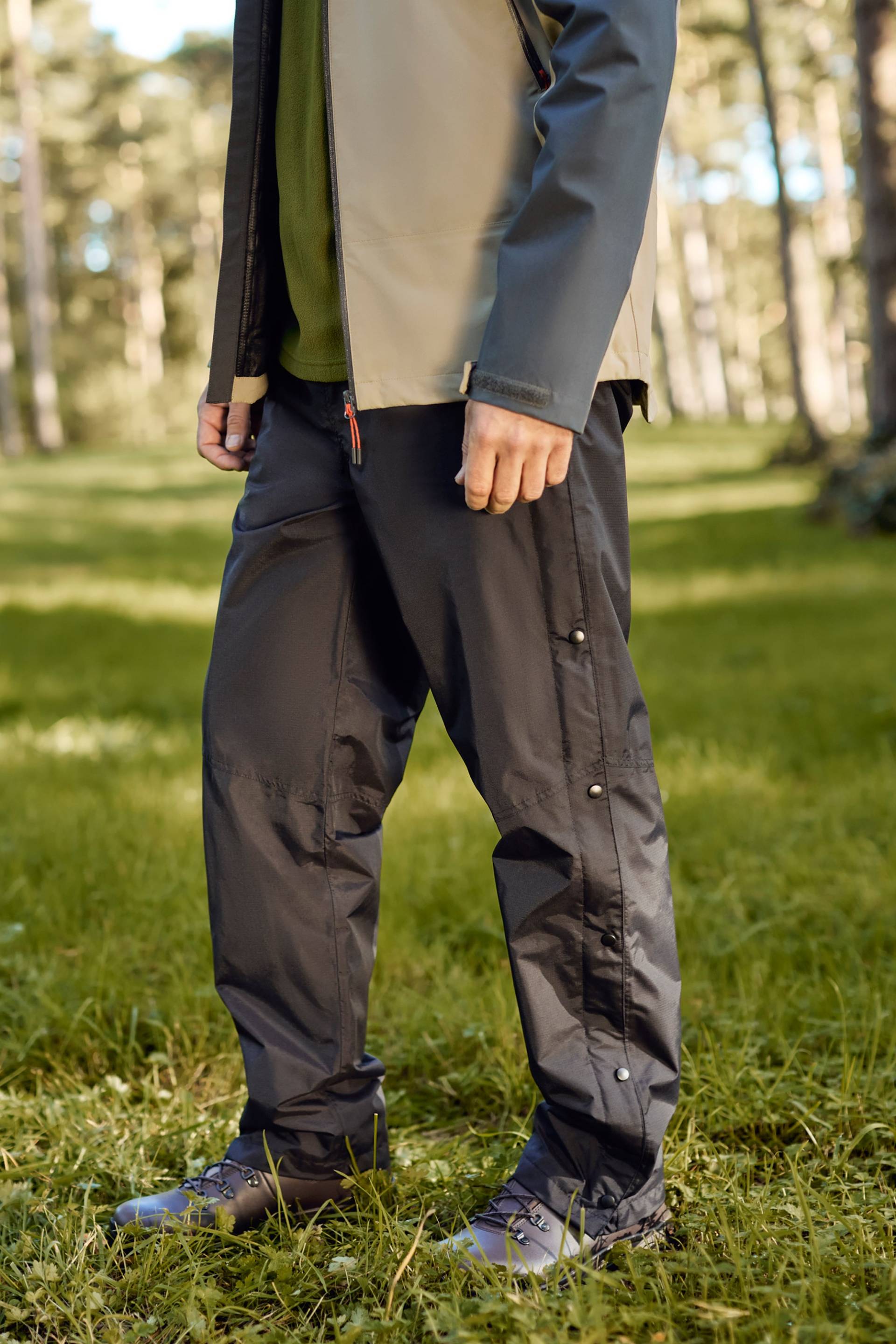 Downpour Wasserdichte Herren-Überhose - Schwarz von Mountain Warehouse