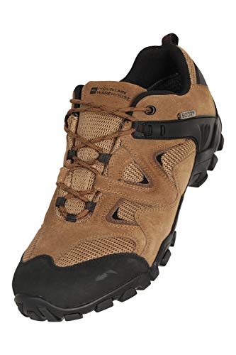 Mountain Warehouse Curlews wasserfeste, schnell trocknende Herren-Wanderschuhe mit Obermaterial aus Wildleder und Netzgewebe, Gummisohle - ideal beim Camping und Wandern Dunkelbeige 42 von Mountain Warehouse