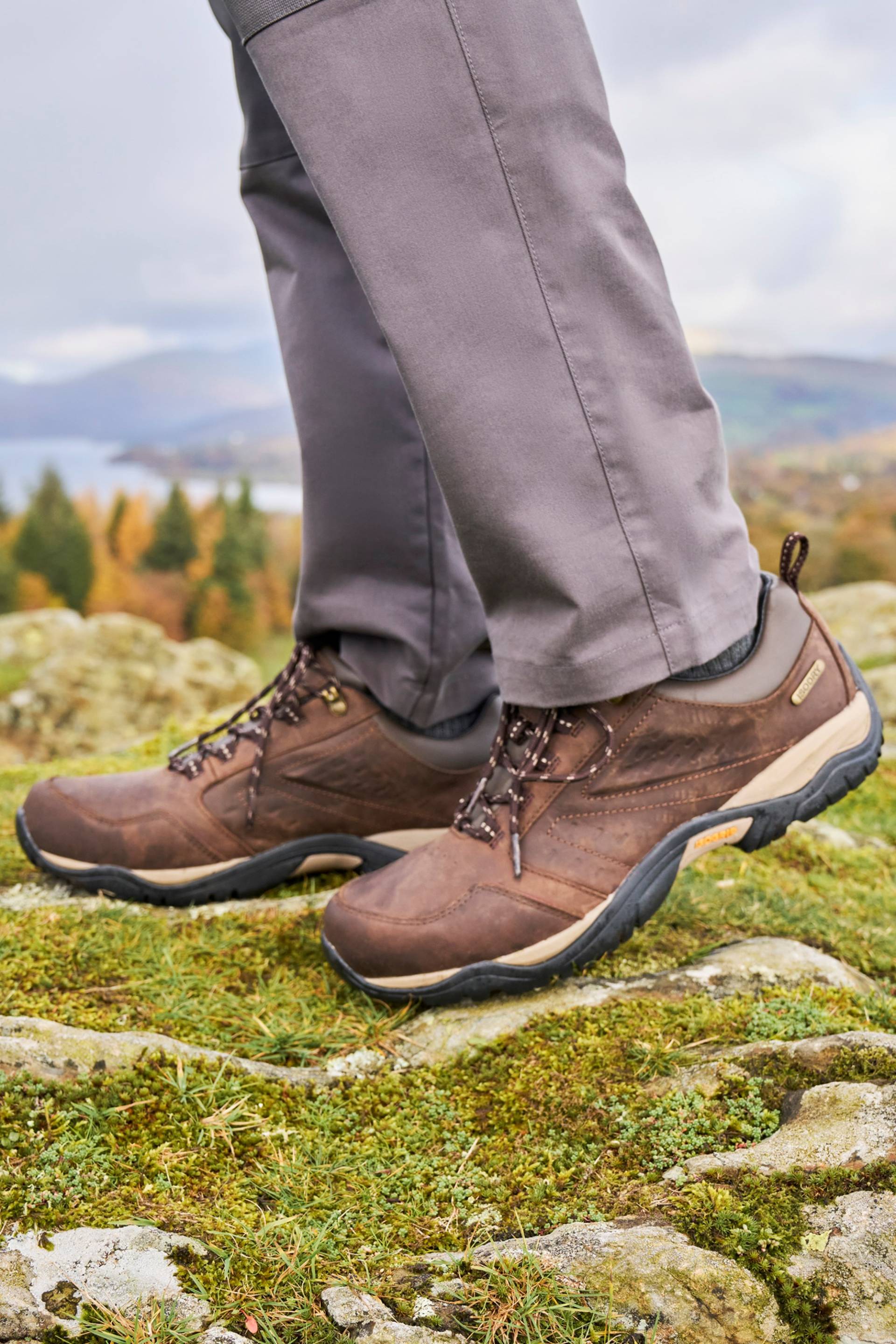 Pioneer II Extreme Wasserdichte Herren Leder Wanderstiefel - Braun von Mountain Warehouse