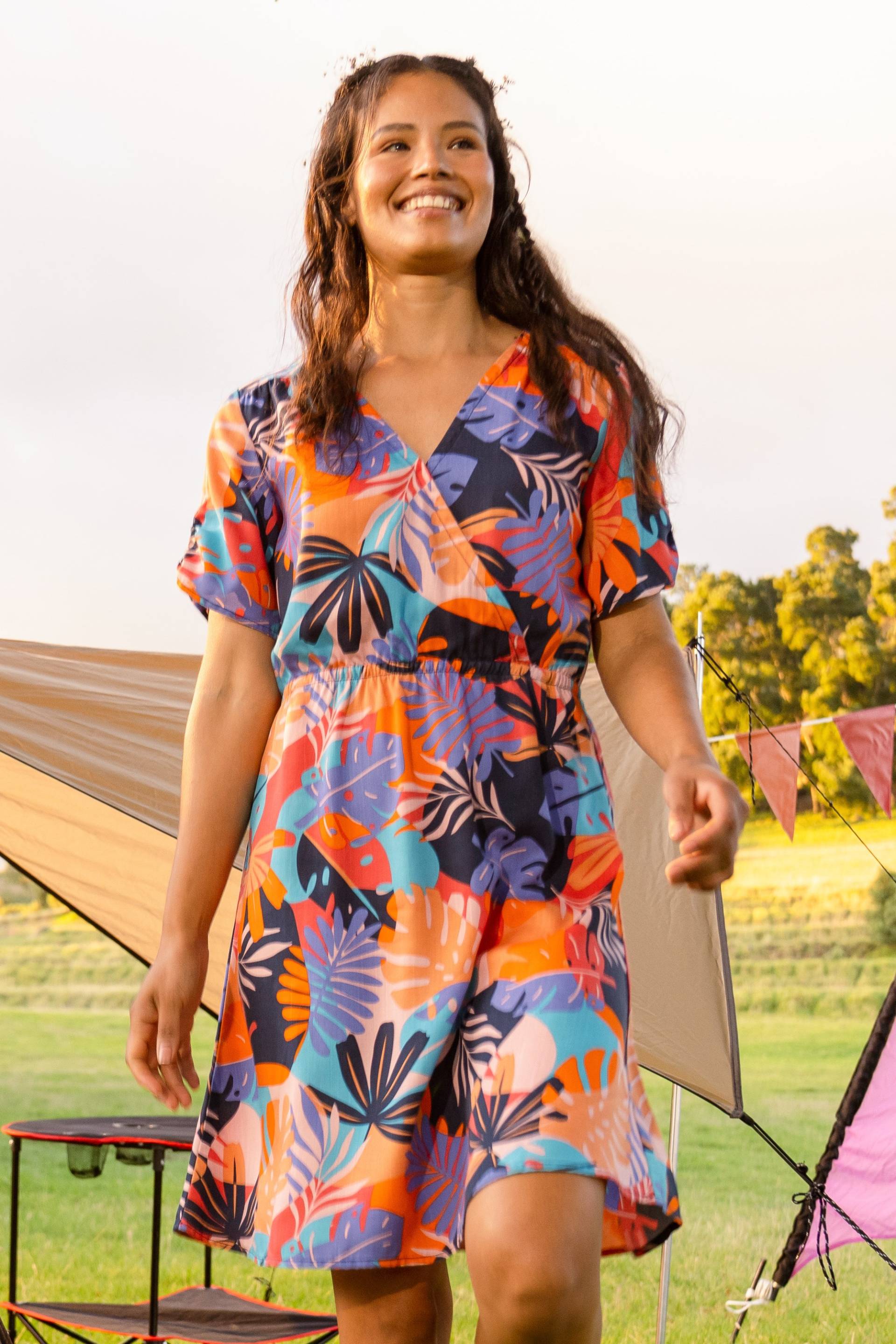 Sahara Gemustertes Damen Wickelkleid - Koralle Sahara Gemustertes Damen Wickelkleid - Koralle von Mountain Warehouse