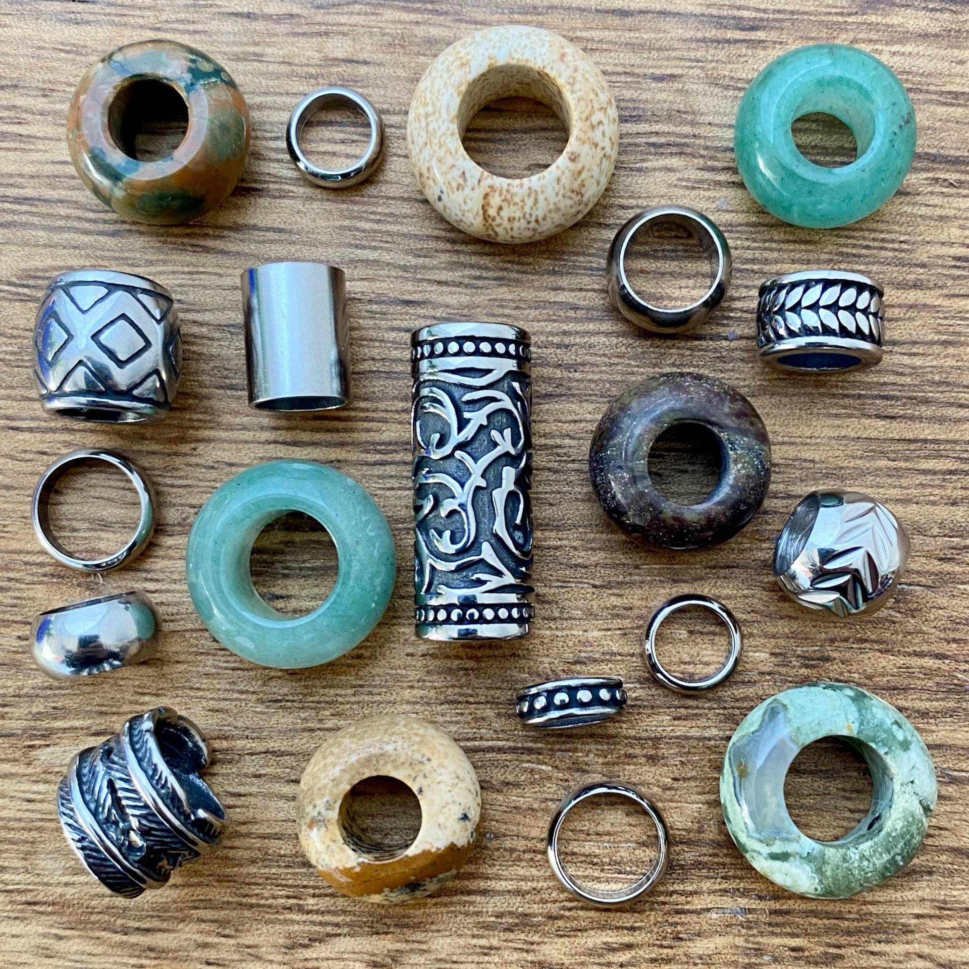 20Er Set Grün | Dreadlock Perlen Edelstahl + Edelstein 6mm - 8mm Loch | 1/4 5/16 Zoll Dreadschmuck Zubehör 20Er Set Grün | Dreadlock Perlen Edelstahl + Edelstein 6mm - 8mm Loch | 1/4 5/16 Zoll Dreadschmuck Zubehör von MountainDreads