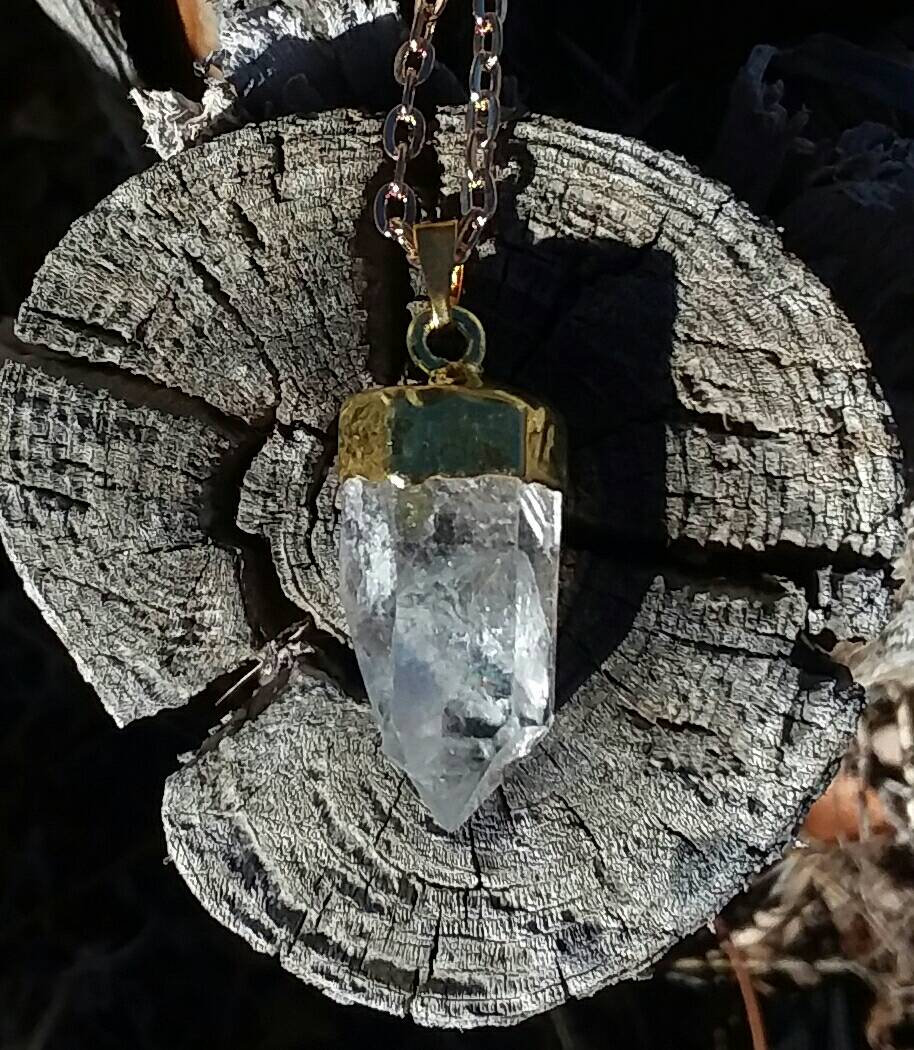 Quarzkristall Mini Point Halskette Quarzkristall Mini Point Halskette von MountainGirlRevival