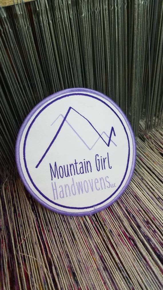 Bergmädchen Handgewebt Aufnäher Bergmädchen Handgewebt Aufnäher von MountainGirlWovens