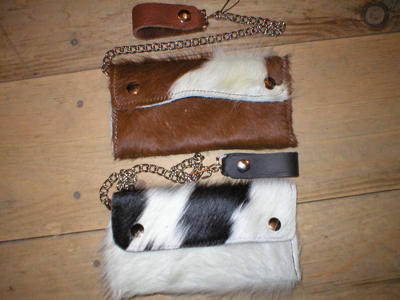 Handgefertigtes Leder Haar-Auf Haariges Rindsleder Dreifach Gefaltet Große Snap Trucker Biker Brieftasche W/Gürtel Kette von MountainLeather