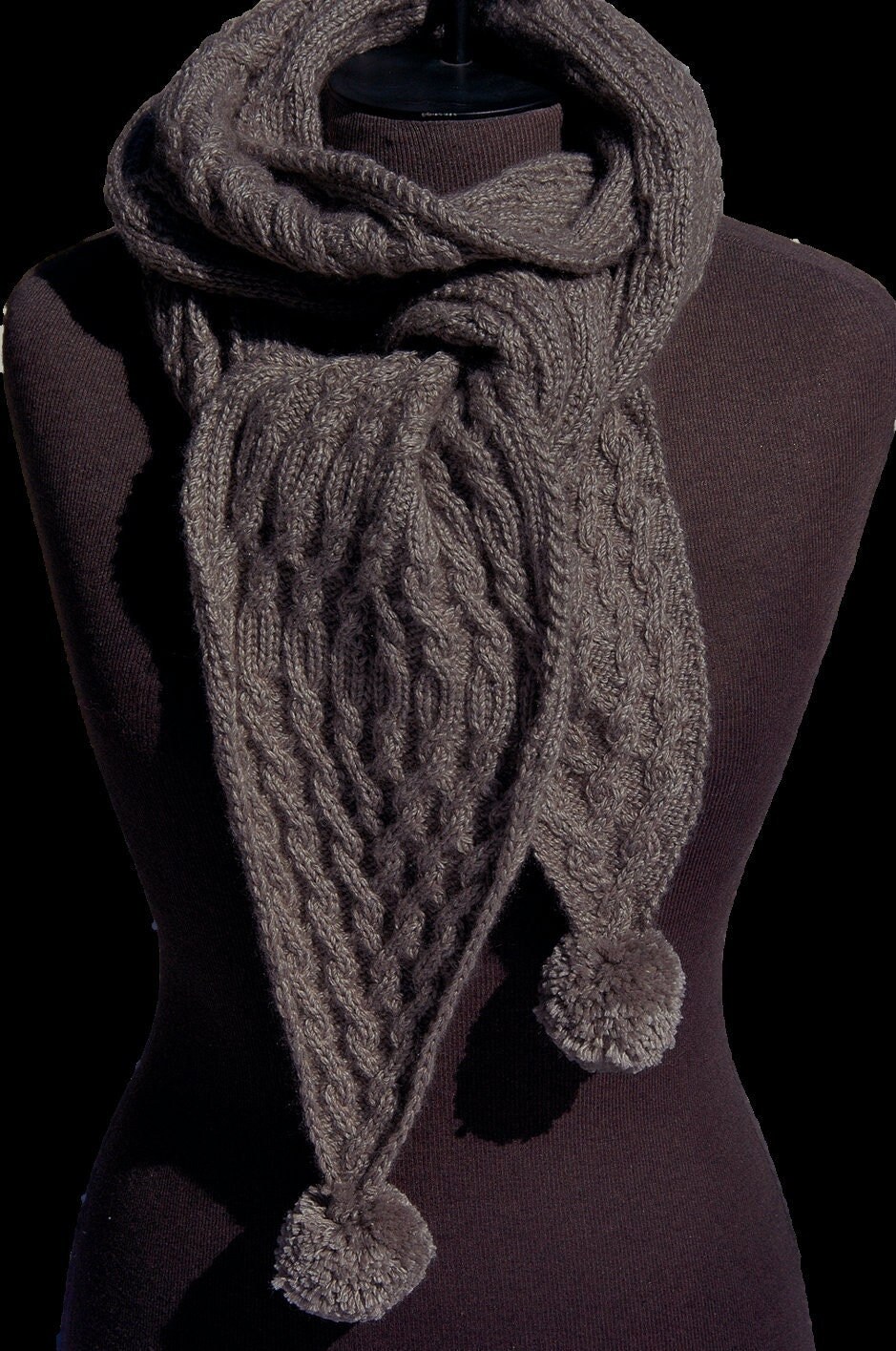 Samenschal Mit Zoepfen, Handgestrickt in Reinem Qiviut | Daune Des Moschusochsen - Made To Order Samenschal Mit Zoepfen, Handgestrickt in Reinem Qiviut | Daune Des Moschusochsen - Made To Order von MountainMasche