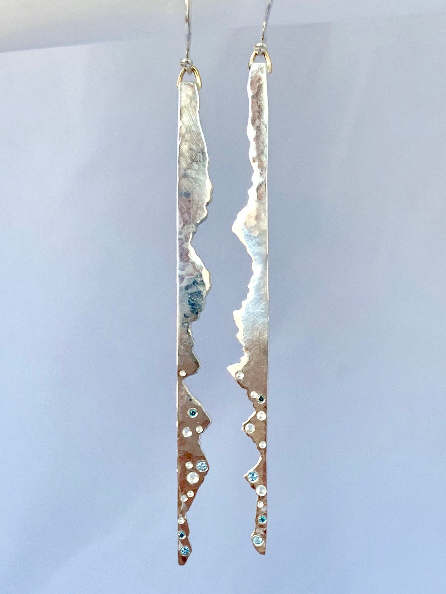 Berg Silhouette Bar Ohrringe Recycelte Sterling Silber Ohrringe Berg Silhouette Bar Ohrringe Recycelte Sterling Silber Ohrringe von MountainRingJewelry