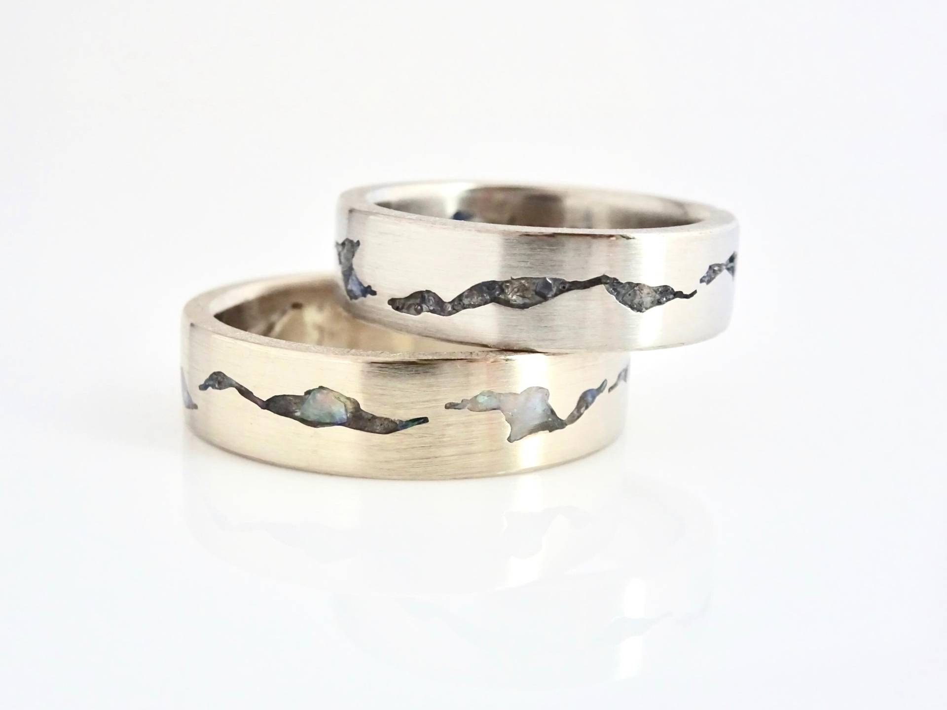 Gletscher Ring Set Edelstein Intarsien Eheringe, Berg Ringe von MountainRingJewelry