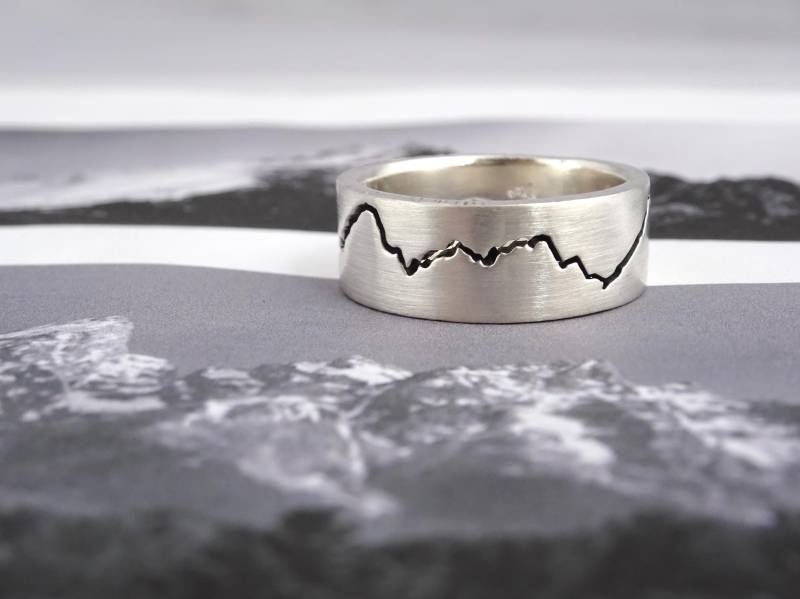 Individueller Gebirgskette Ring 8 Mm Gold Ehering Individueller Gebirgskette Ring 8 Mm Gold Ehering von MountainRingJewelry