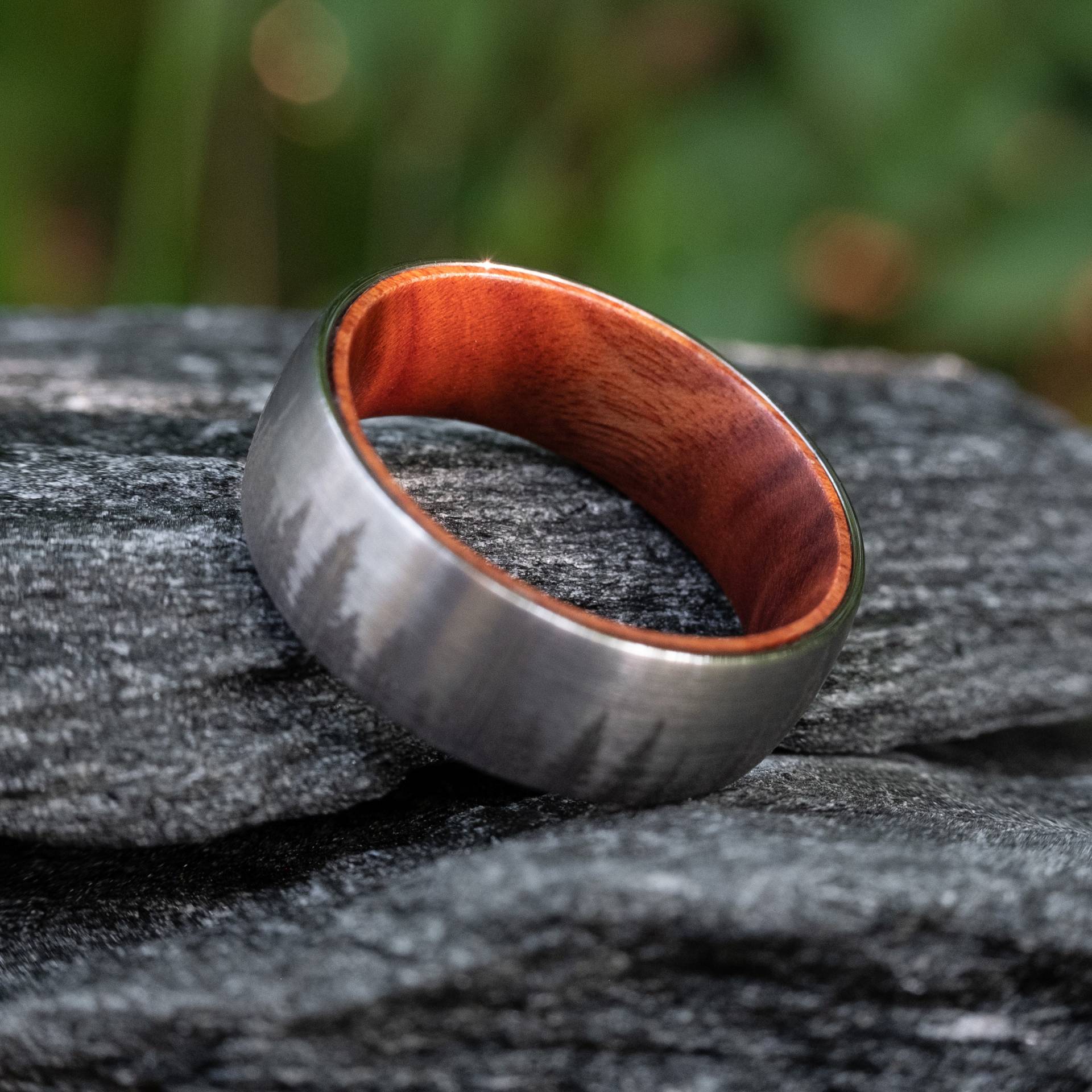 Wolfram Ring, Weihnachtsgeschenk Für Ihn, Eisenholz Wald Herren Baum Natur Geschenk von MountainRingsCo