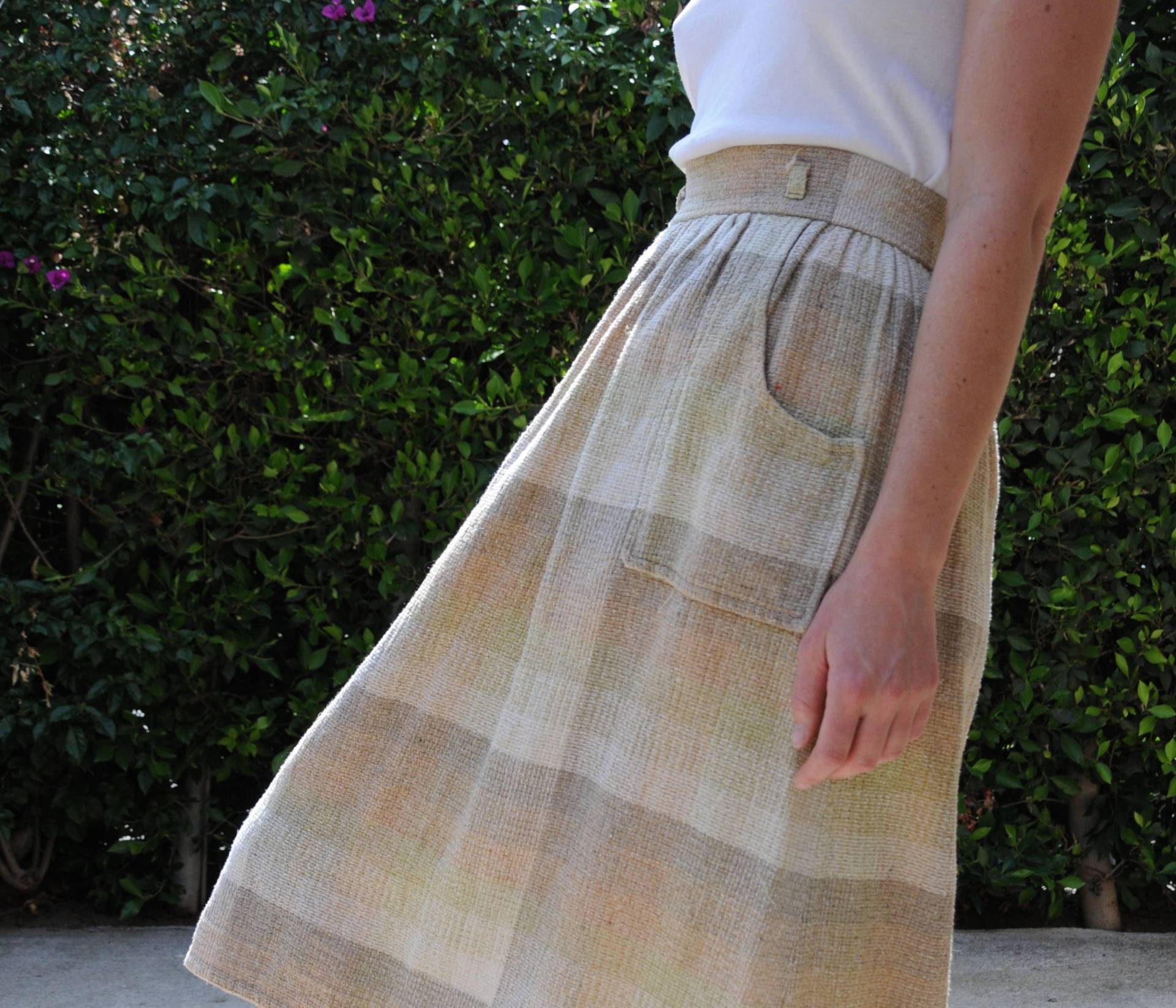 Beige Gewebter High Waisted Pastell Midi Rock/S Small Xs 70Er Gürtelrock Beige Gewebter High Waisted Pastell Midi Rock/S Small Xs 70Er Gürtelrock von MountainValleyVint