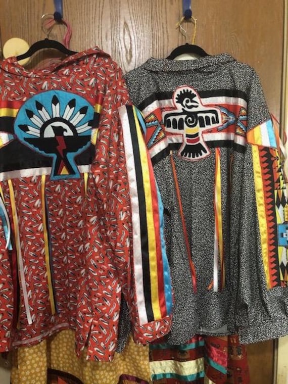 Zeremonielles Band-Hemd, Pow Wow Regalia, Sundance-Hemd Zeremonielles Band-Hemd, Pow Wow Regalia, Sundance-Hemd von MountainsDreamz