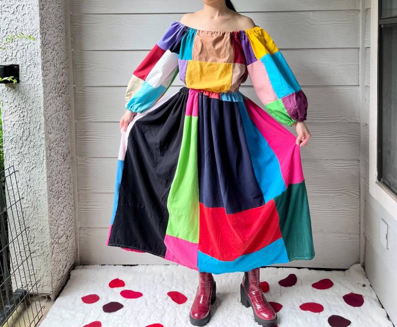 Handgemachter Upcycled Patchwork Gesteppter T-Shirt-Rock Artikelnummer 05072 von MouseDarlingCo