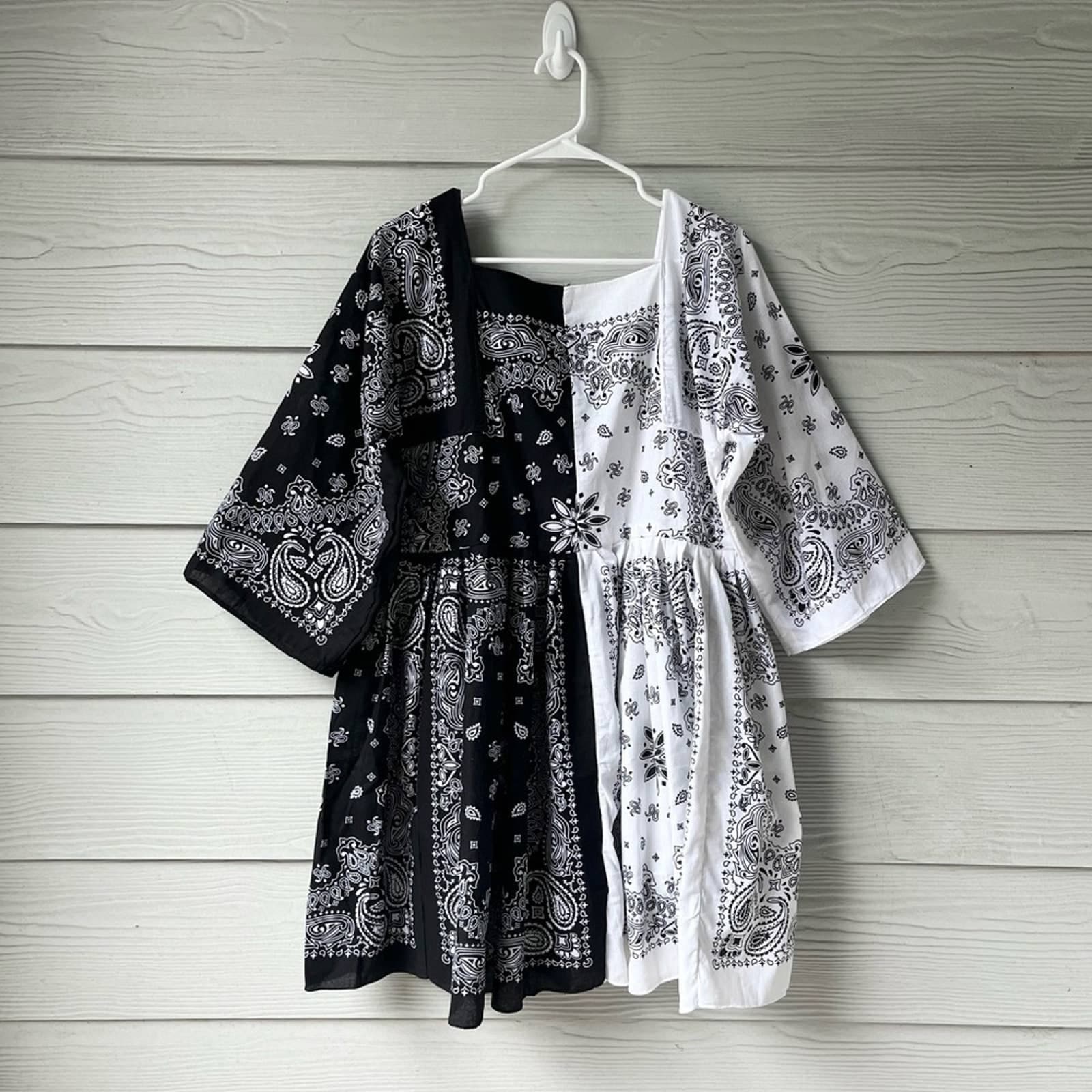 Handgemachtes Bandana Kleid Yin Yang Split Half & in Schwarz Weiß von MouseDarlingCo