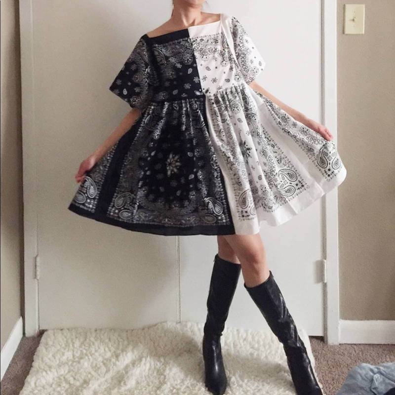Handgemachtes Half & Split Bandana Dress Schwarz Weiß von MouseDarlingCo