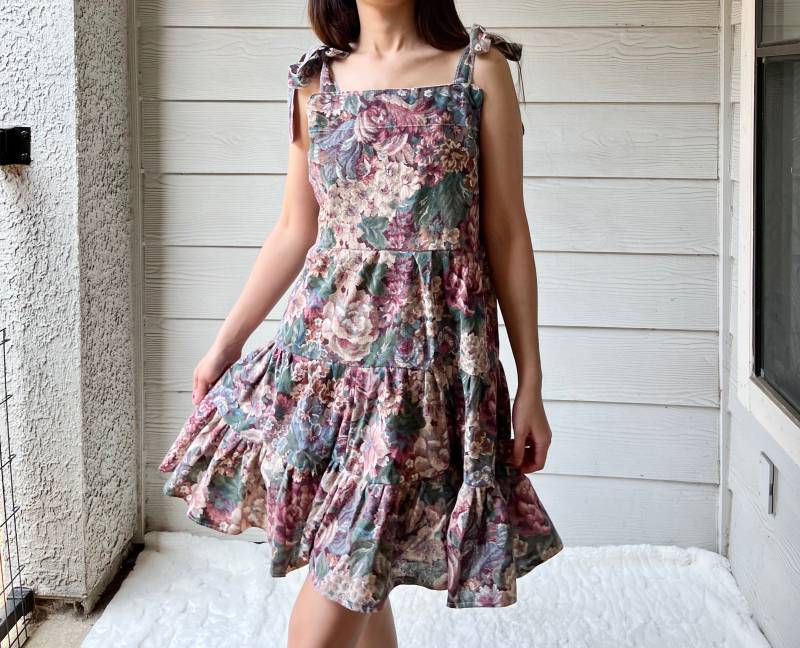 Vintage Stoff | Handgemachtes Upcycling Ölgemälde Kleid Artikelnummer 03102 von MouseDarlingCo