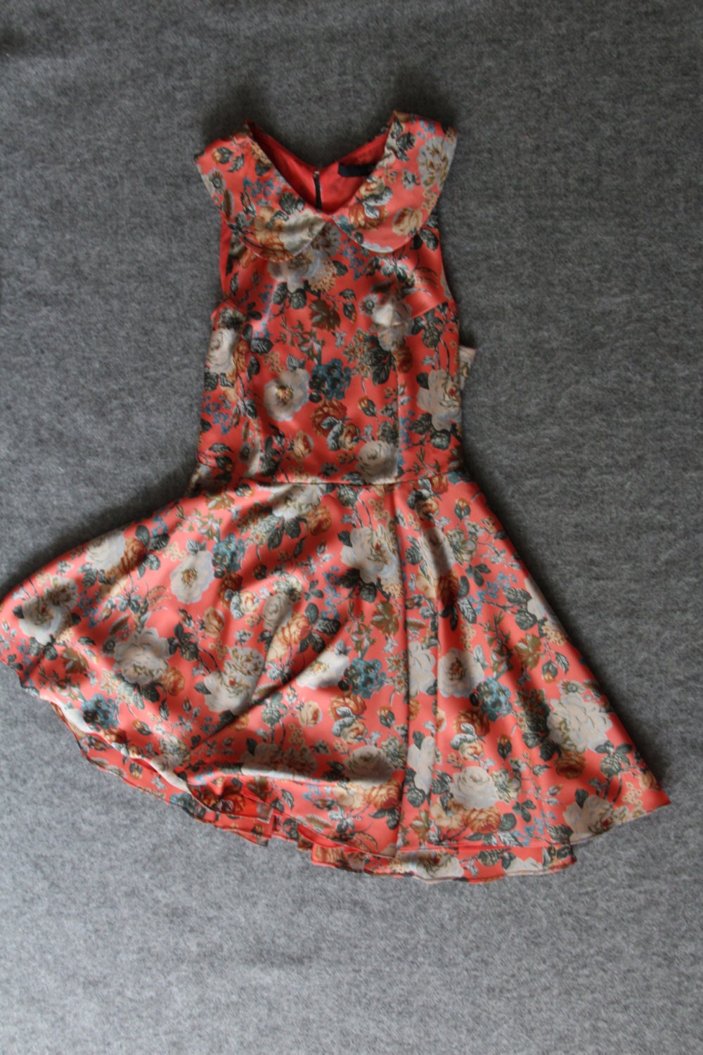 Sale Seidenkleid/Blumenkleid Peter Pan Kragen von MouthofTruth