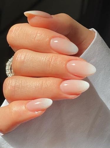 MouYou Press on Nails Kurz,Almond Nude Gradient White Fake Nails Full Cover Kunstnägel mit Nagelkleber,Mandel Babyboomer Farbverlauf Weiß Acryl Künstliche Fingernägel für Frauen & Mädchen von MouyouGlow