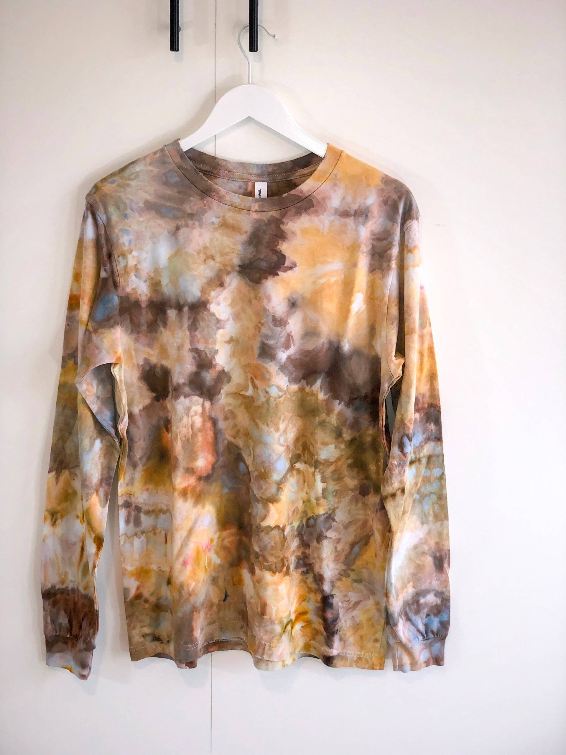 Herbstlaub Eisgefärbtes Shirt von MovementDesignCo