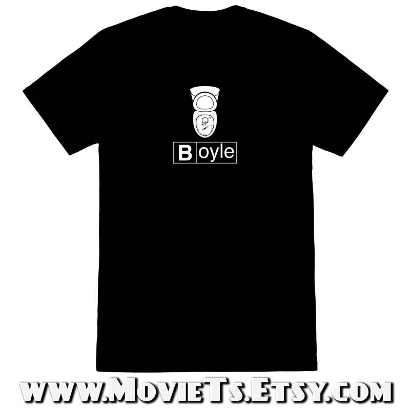 Ein Klassiker Von Boyle - Kurzarm-Unisex T-Shirt Ein Klassiker Von Boyle - Kurzarm-Unisex T-Shirt von MovieTs