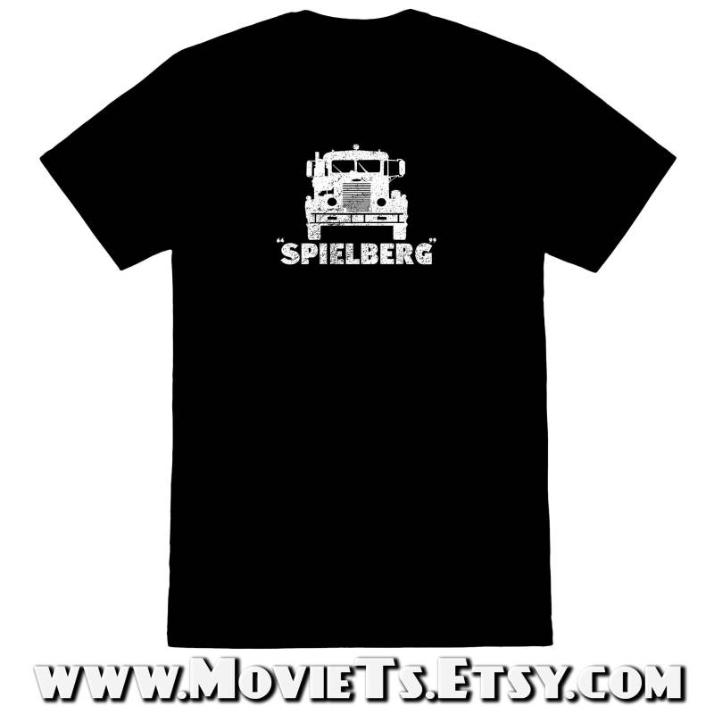 Ein Klassiker Von Spielberg 4 - Kurzarm-Unisex T-Shirt Ein Klassiker Von Spielberg 4 - Kurzarm-Unisex T-Shirt von MovieTs