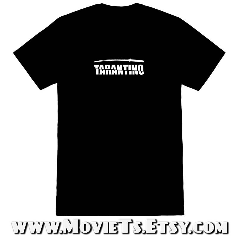 Ein Klassiker Von Tarantino 2 - Kurzarm-Unisex T-Shirt Ein Klassiker Von Tarantino 2 - Kurzarm-Unisex T-Shirt von MovieTs