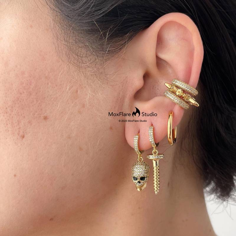 Gold Ohrringe Nagel Huggie Hoop Hardware Geschenk Für Mutter Geburtstagsgeschenk Gothic Schmuck Für Frauen Diamant von MoxFlareStudio