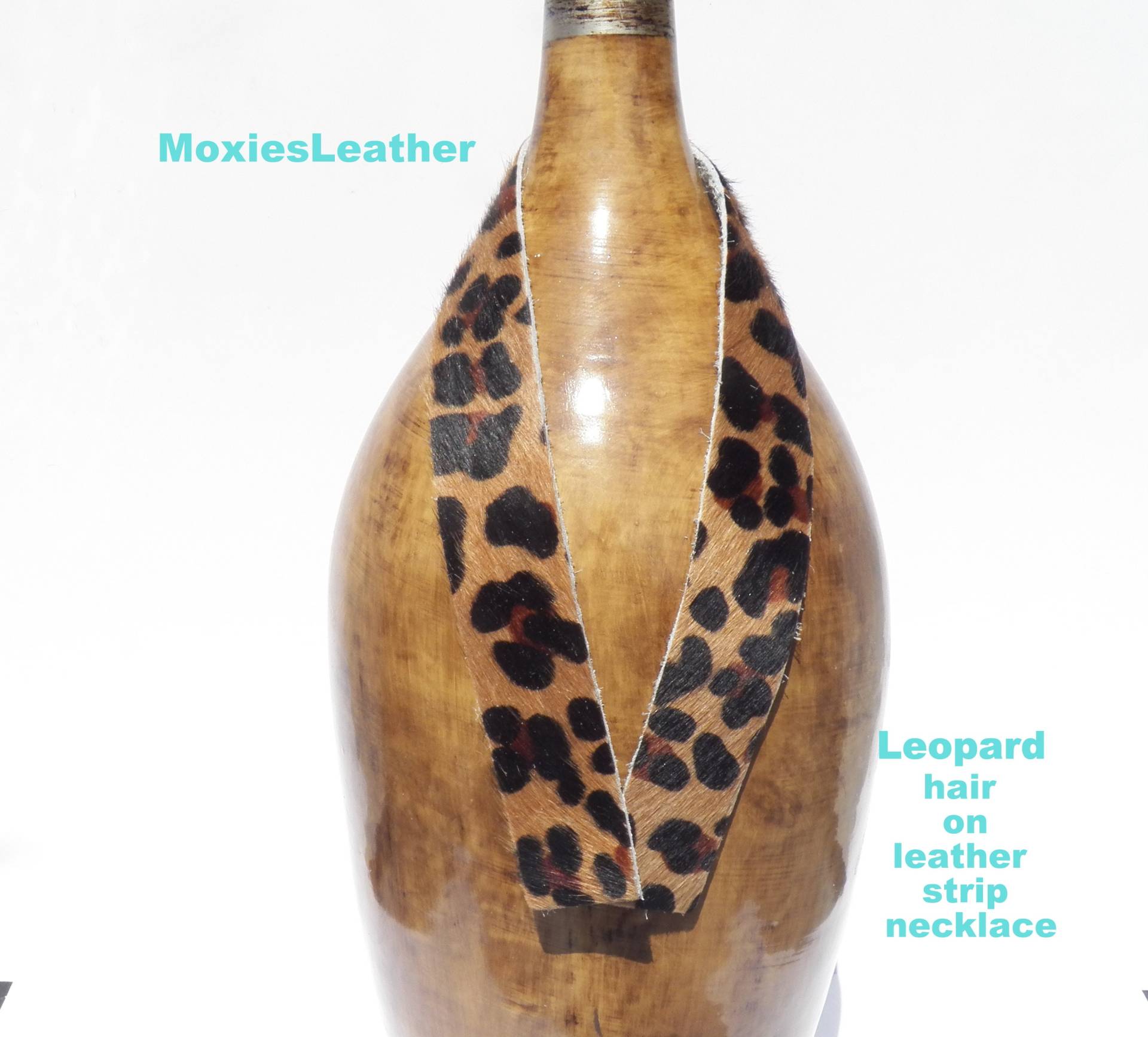 Langes Lederband - Haare An Lederbändern Für Halskette Bronze Tierfell Leder , Kuhfell Mit Haaren Am Band von MoxiesLeather
