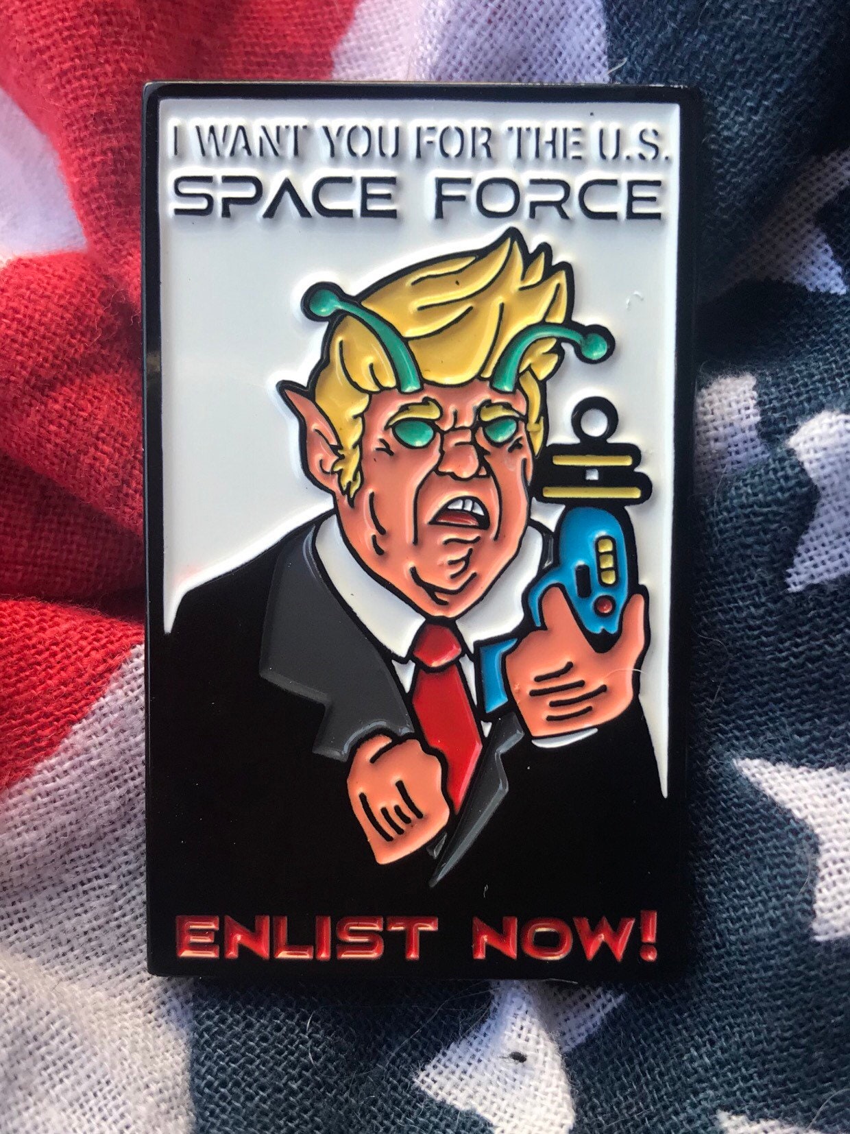 Weltraum Kraft Einschreiben Pin von MoxxieCo