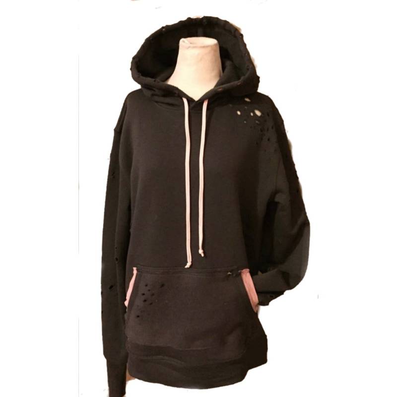 Distressed Hoodie von MoxyTshirts