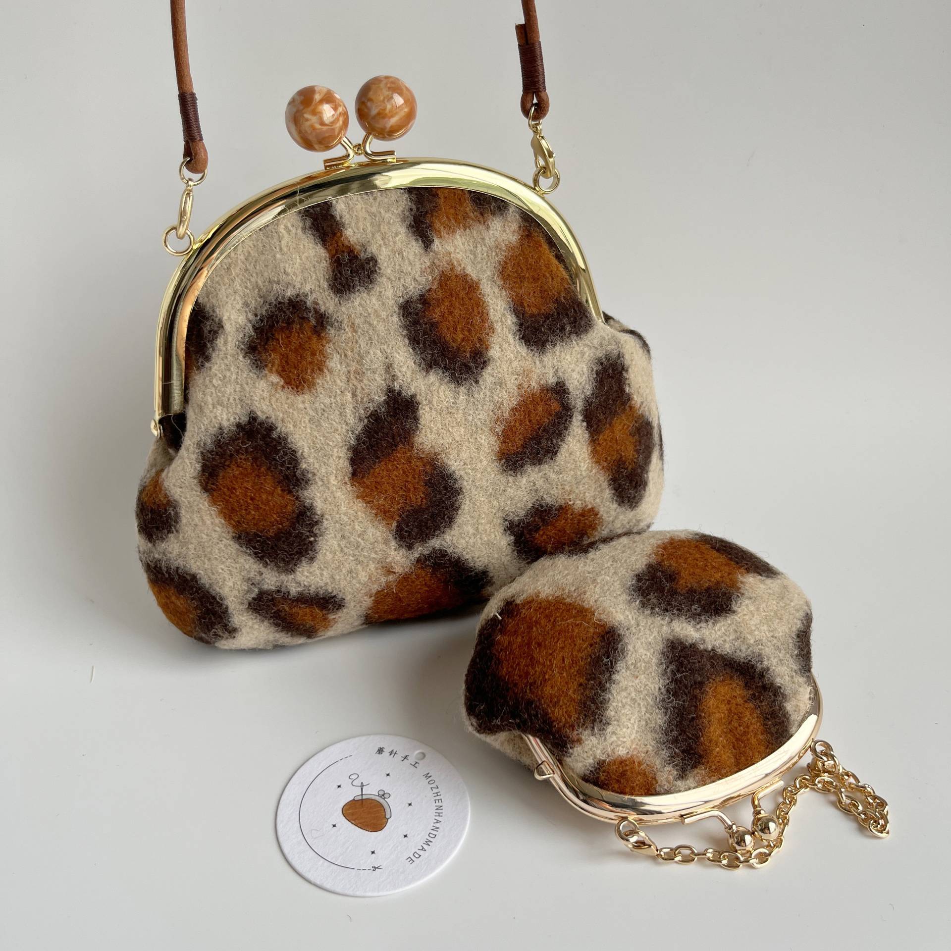 509 # Handgemachte Einzigartige Braun Und Weiß Leopard Print Kiss Lock Handtasche Passende Kleine Geldbörse Mit Kette/Geschenk Für Sie, Mama von MozhenHandmade