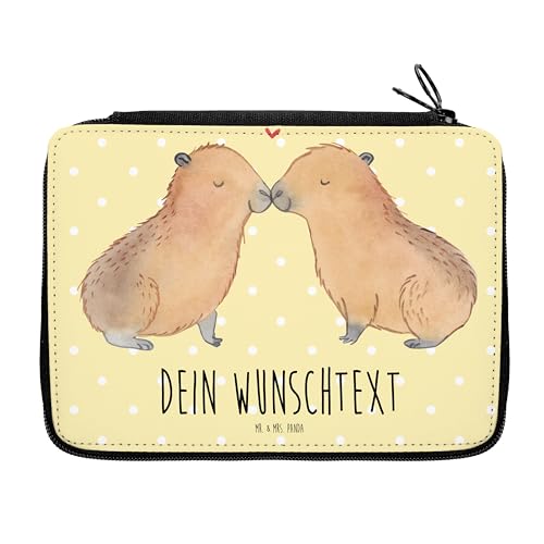 Mr. & Mrs. Panda Personalisierte Federmappe Capybara Liebe - Personalisierte Geschenke, Personalisierte Stiftetasche, Stifterolle mit Namen, von Mr. & Mrs. Panda