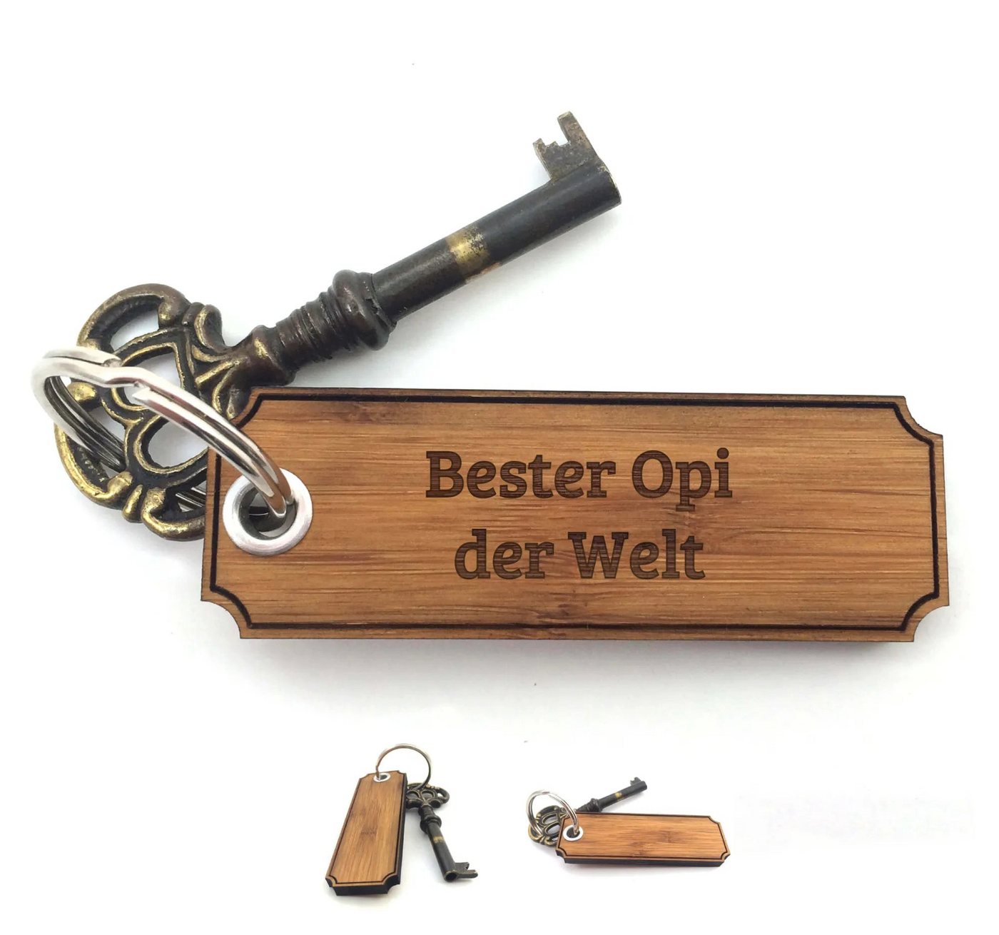 Mr. & Mrs. Panda Schlüsselanhänger Opi - Bambus - Geschenk, Neffe, Glücksbringer, Schlüsselanhänger, Gra (Packung, 1-tlg., Schlüsselanhänger Classic Gravur), Mit Liebe bedruckt von Mr. & Mrs. Panda