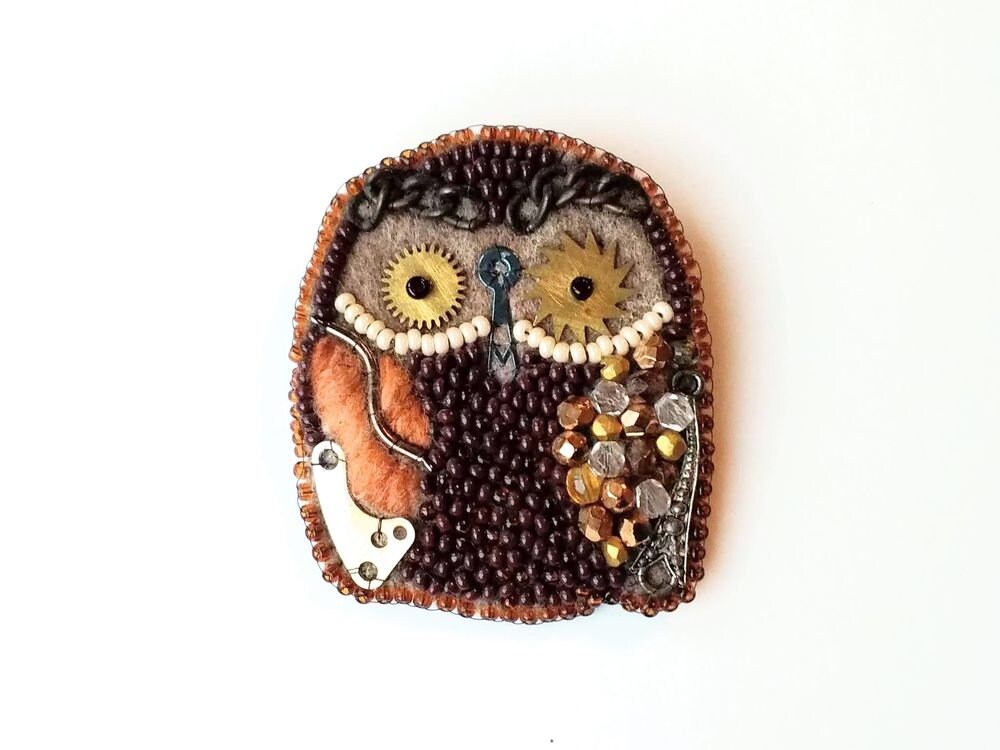 Eulen Brosche, Anstecknadel, Braun, Perlen, Schmuck, Tier, Vogel, Natur, Wild, Steampunk, Uhr Eulen Brosche, Anstecknadel, Braun, Perlen, Schmuck, Tier, Vogel, Natur, Wild, Steampunk, Uhr von MrBearFamily