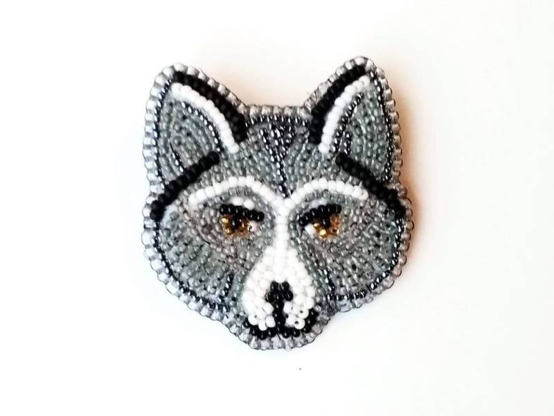 Wolf Brosche, Anstecknadel, Grau, Perlen, Schmuck, Husky, Hund, Natur, Tier, Wild von MrBearFamily