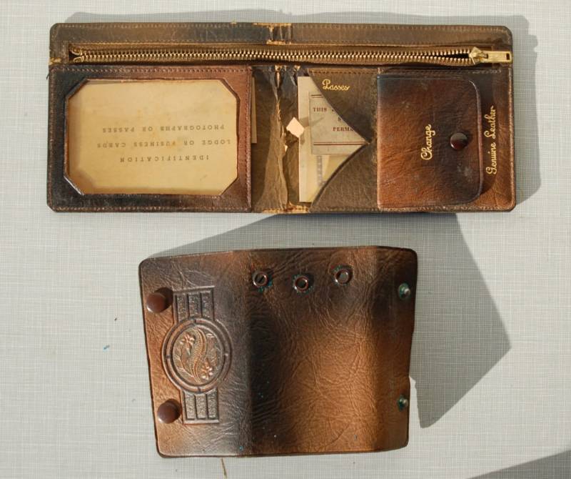 Vintage Geldbörse Und Schlüsselbörse in Originalbox Circa Aus Den 50Er Jahren Vintage Geldbörse Und Schlüsselbörse in Originalbox Circa Aus Den 50Er Jahren von MrBillsHaberdashery