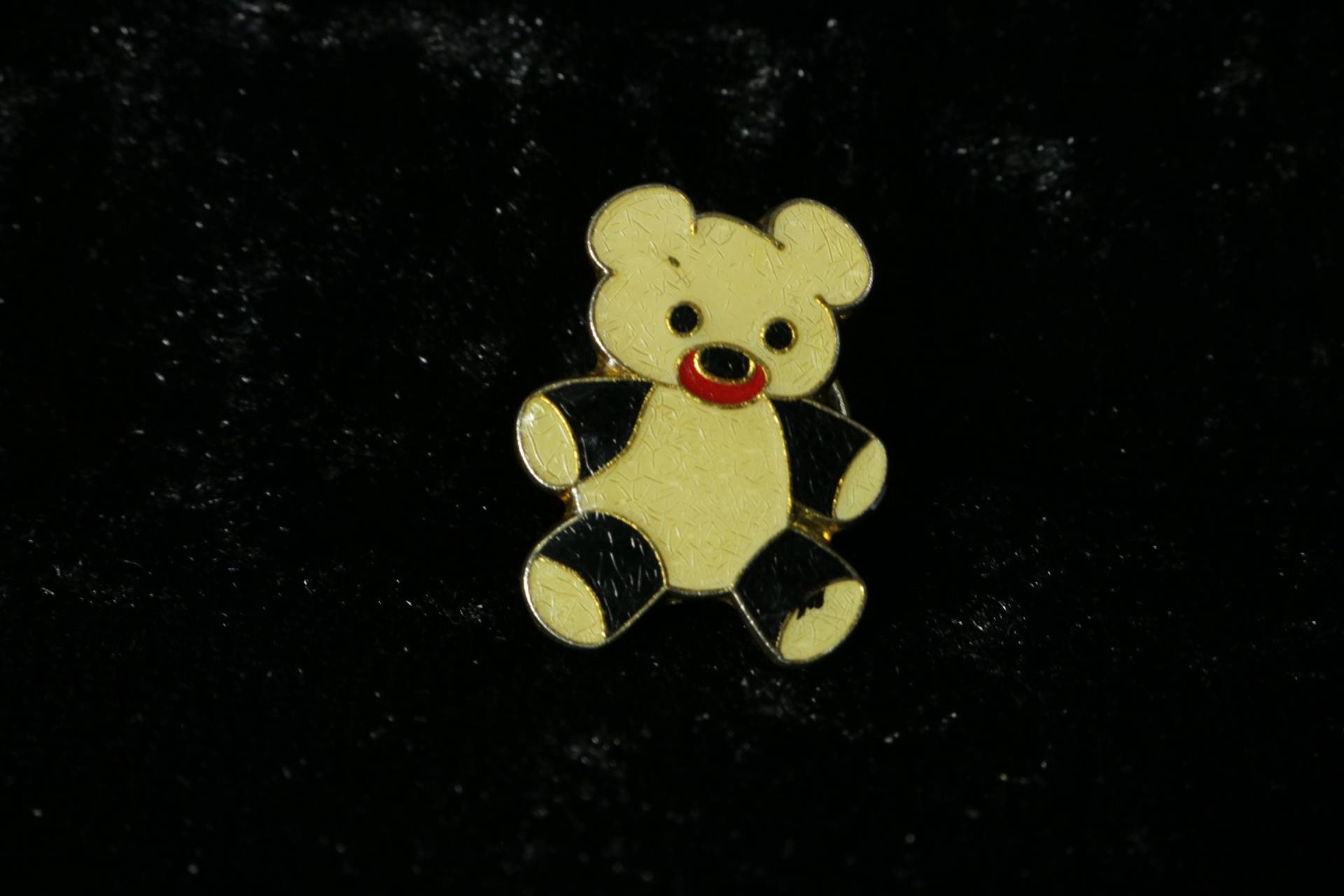 Vintage Logo Pin, Miniature Toys, Teddy Pin, Enamel Pin, Pinback Button, Fan Patche, Badge, Comic von MrVintageToySurprise