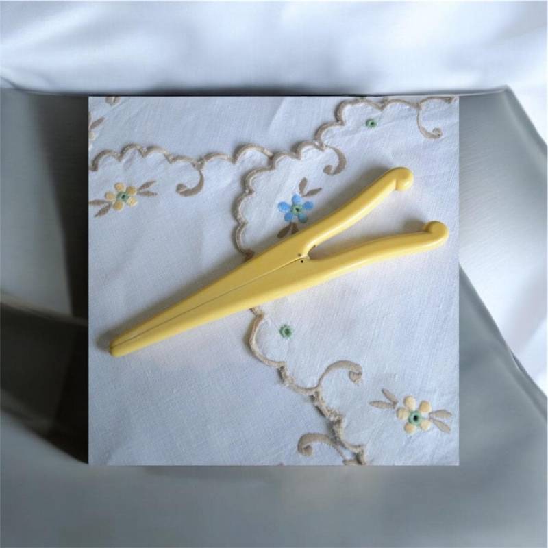 Antiker Handschuh Dehner Gentleman Oder Damen - Natürliche Creme Glatt Polierte Knochen Pflege Accessoire Circa Ende Des 19 von MrWickstead