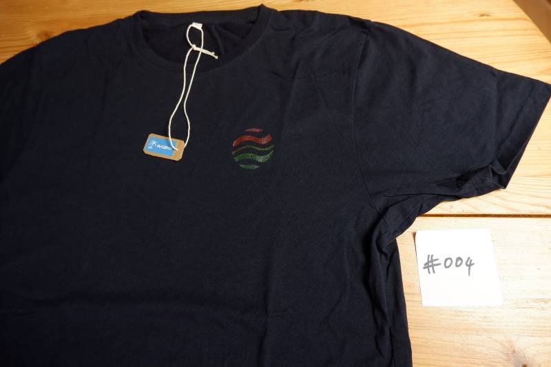 Earthpositive Handprinted Beachsurfboard T-Shirt | Navy Blue Unisex L von MrZoltN