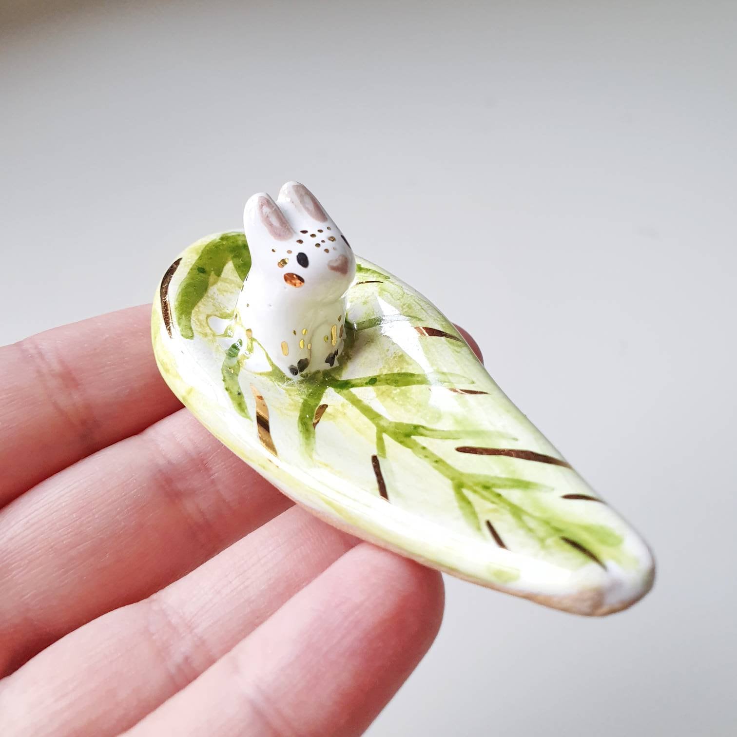 Hase Ringschale, Baby Bunny, Save The Planet, Kleiner Hase, Keramik Schmuckschale, Ringhalter von MrsBiscuitArt