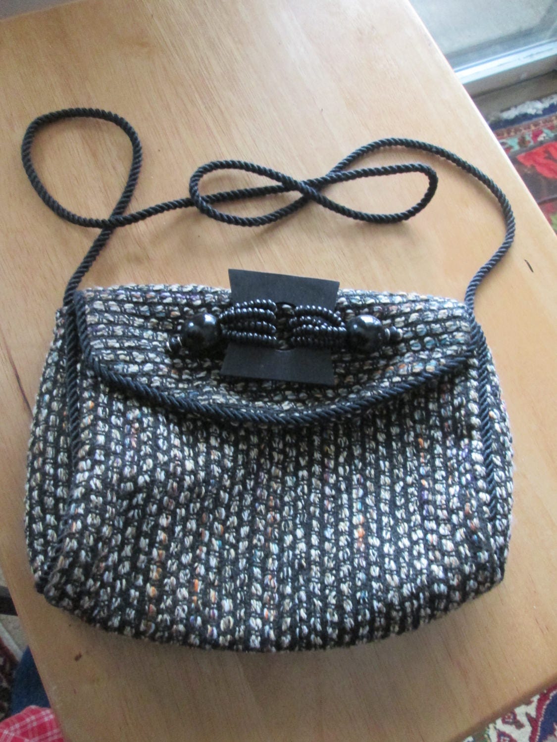 Handgemachte Tweed Kleine Handtasche Mit Fabelhaften Perlen Verschluss Und Schwarzem Rayon Geflochten Langen Riemen. Umhängetasche Oder von MrsHummelsBasement