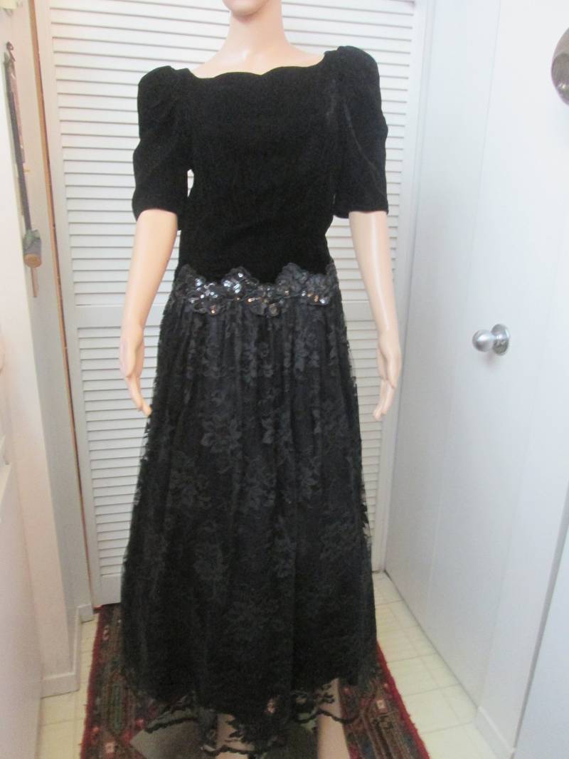 Jahrgang Scott Mcclintock Formale Schwarzen Samt Mit Spitze Und Perlen Taille Kleid Reifrock Unterrock Gala Wunderschöne von MrsHummelsBasement